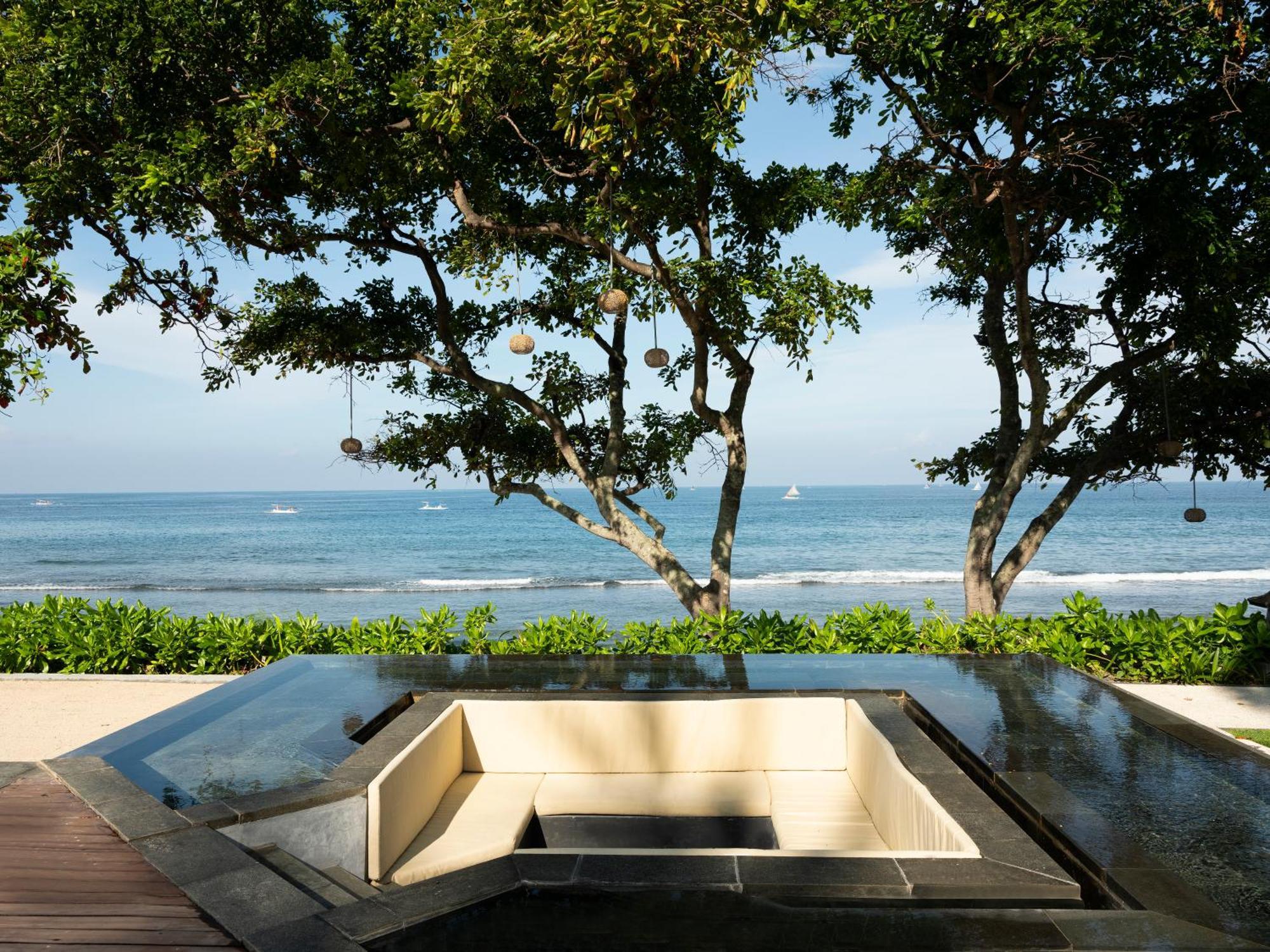 Mangsit Suites By Holiday Resort Lombok Екстериор снимка