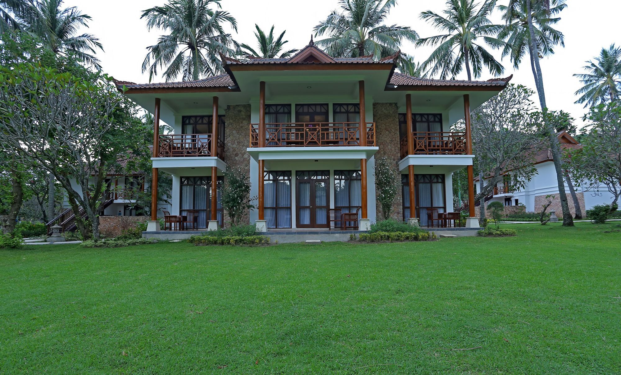 Mangsit Suites By Holiday Resort Lombok Екстериор снимка